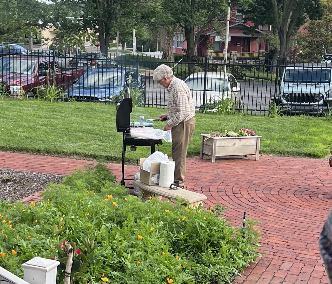 Lifetime member Steven Platt, our grill master!!
